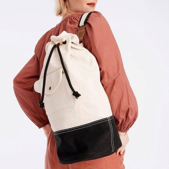 ✨J.Crew Montauk Sling Backpack✨ - Picture 1 of 12
